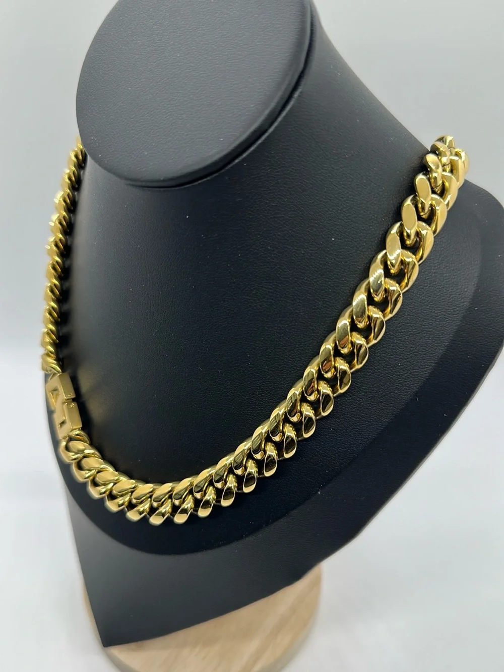 Luxor polished gold